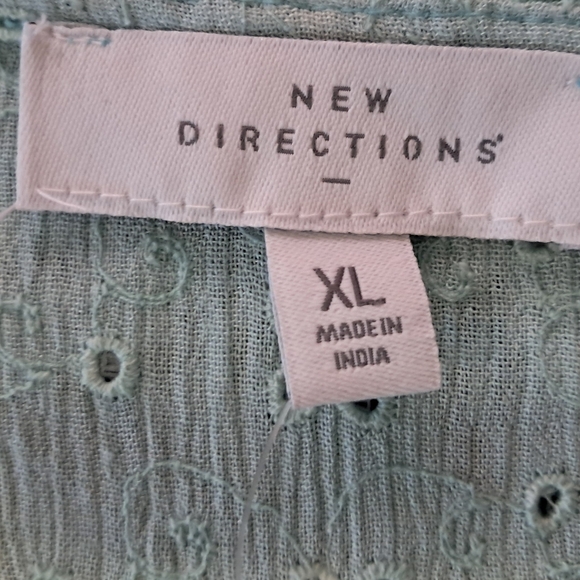 New Directions Light Green Blouse - Picture 9 of 16